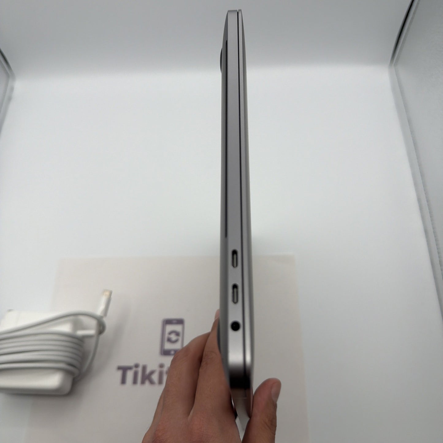 Apple MacBook Pro 2020 512GB Intel Core i7 13" Touch Bar- Great Condition