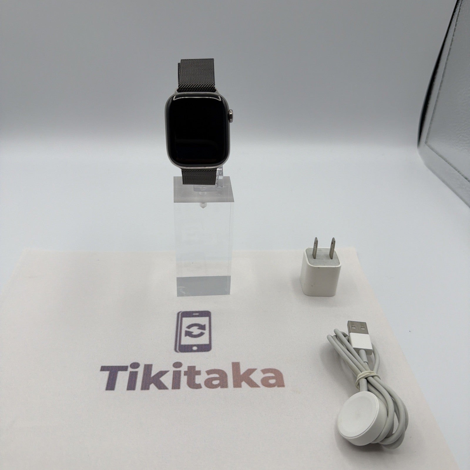 Apple Watch Series 10 42mm TITANIUM - GPS+Cell- 97% 🔋- Good Condition
