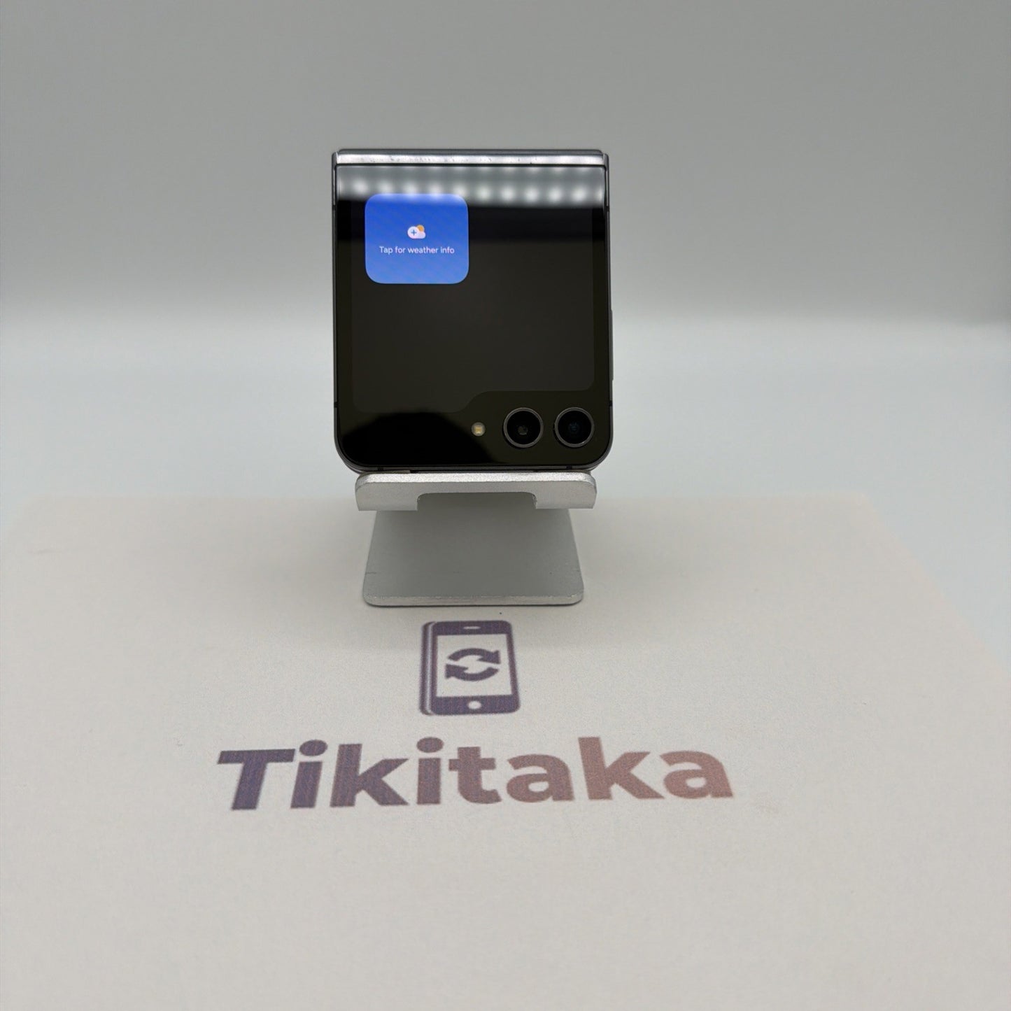 Samsung Galaxy Z Flip5 6.7" Display SM-F731W 256GB Unlocked - Good Condition