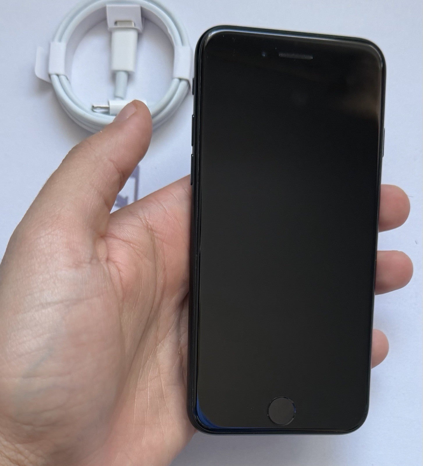 Apple iPhone SE 3rd Gen - Great Condition- Unlocked- 64gb