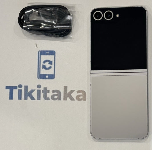 Samsung Galaxy Z Flip6 (SM-F741W) - 256GB Unlocked Silver - Great Condition