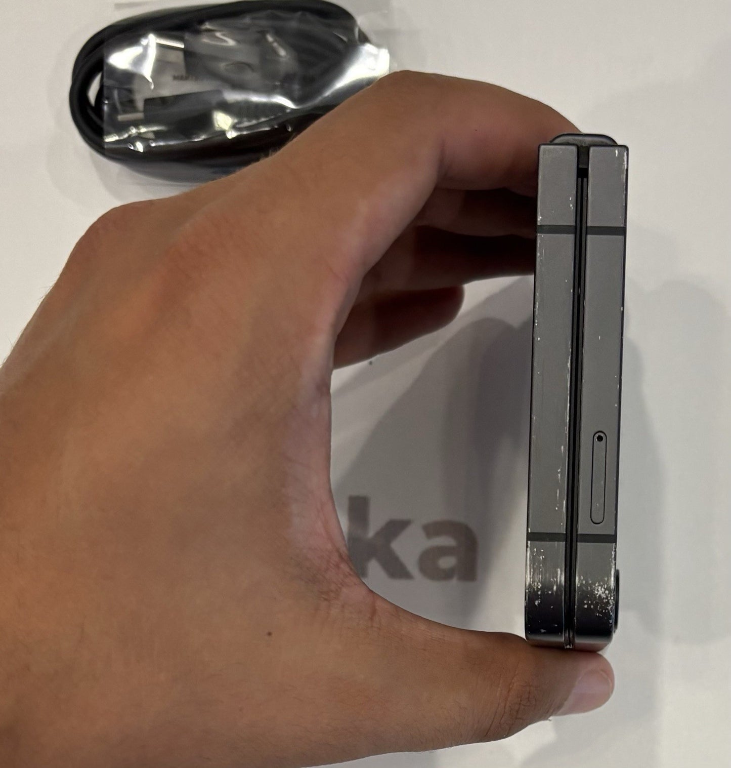 Samsung Galaxy Z Flip 6 256GB SM-F741W Black Fair Condition