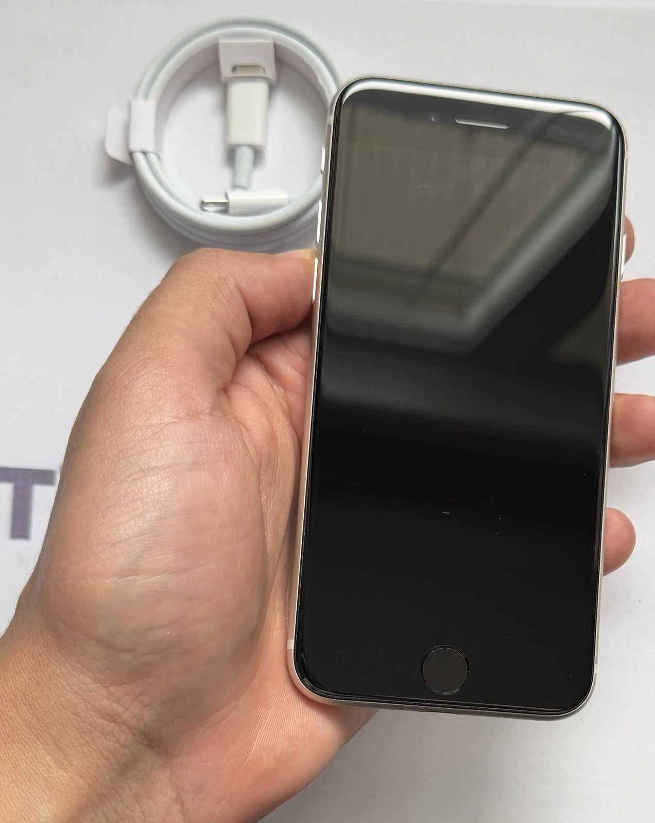 Apple iPhone SE 3rd gen 64gb - Great Condition- Unlocked