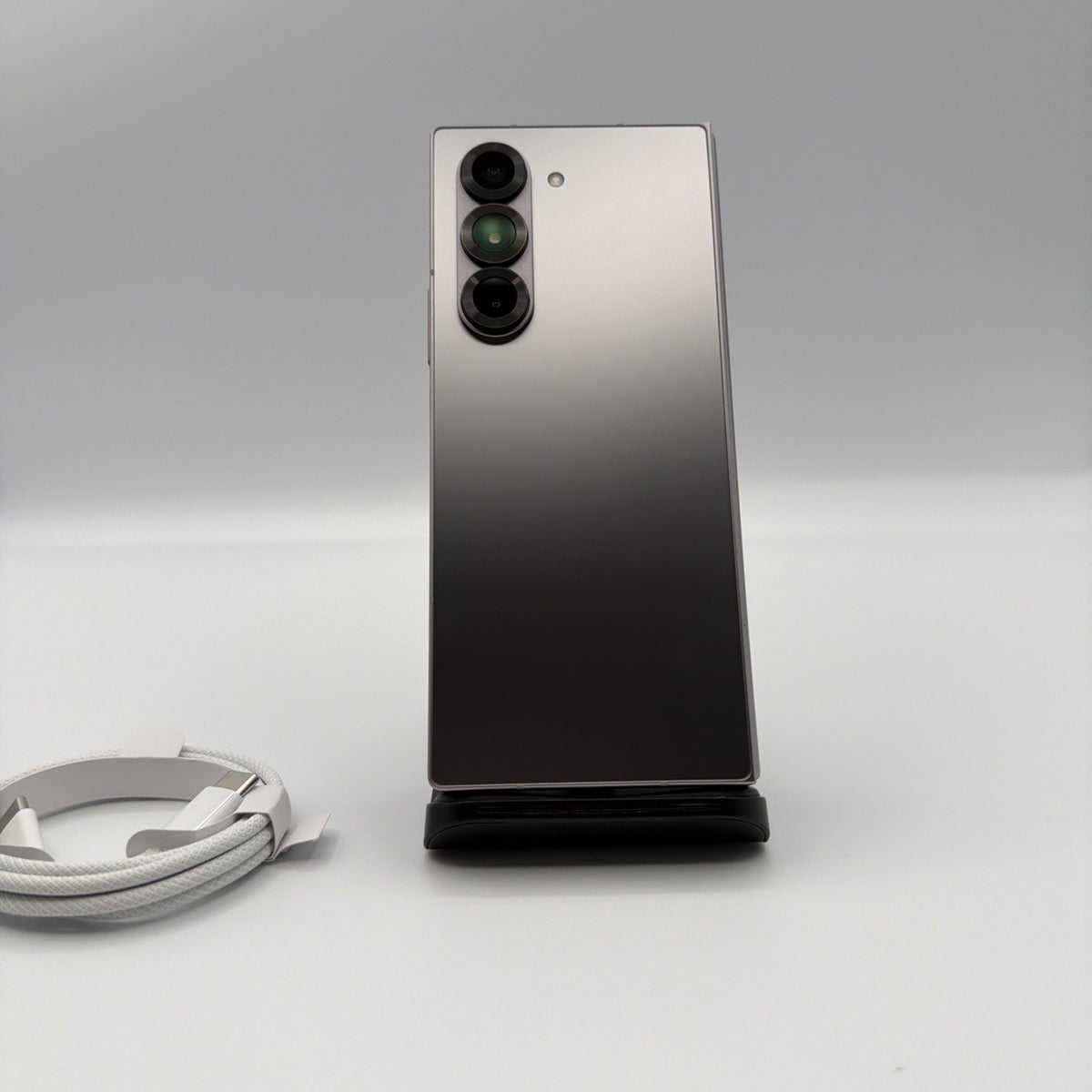 Samsung Galaxy Z Fold6 (SM-F956W) - 256GB Unlocked Silver-Good Condition