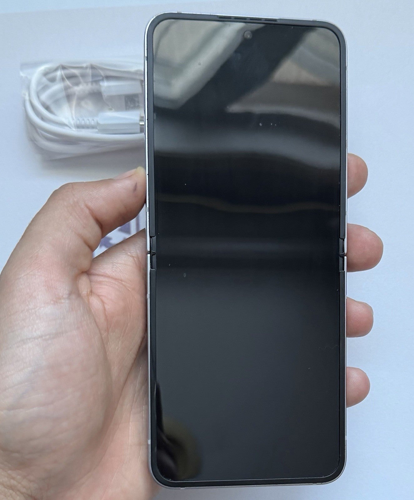 Samsung Galaxy Z Flip6 (SM-F741W) - 256GB- Great Condition- Unlocked