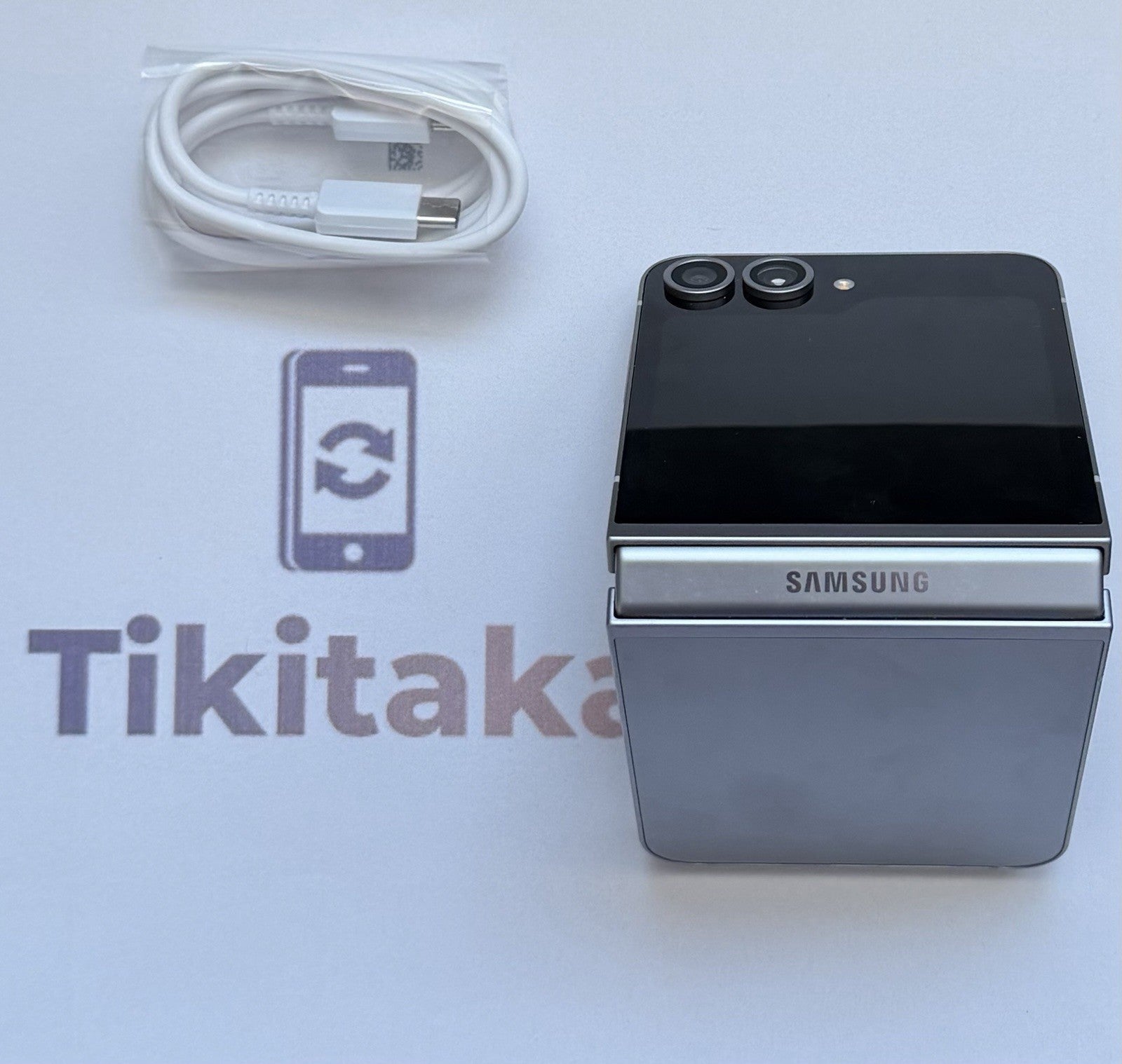 Samsung Galaxy Z Flip6 (SM-F741W) - 256GB- Great Condition- Unlocked