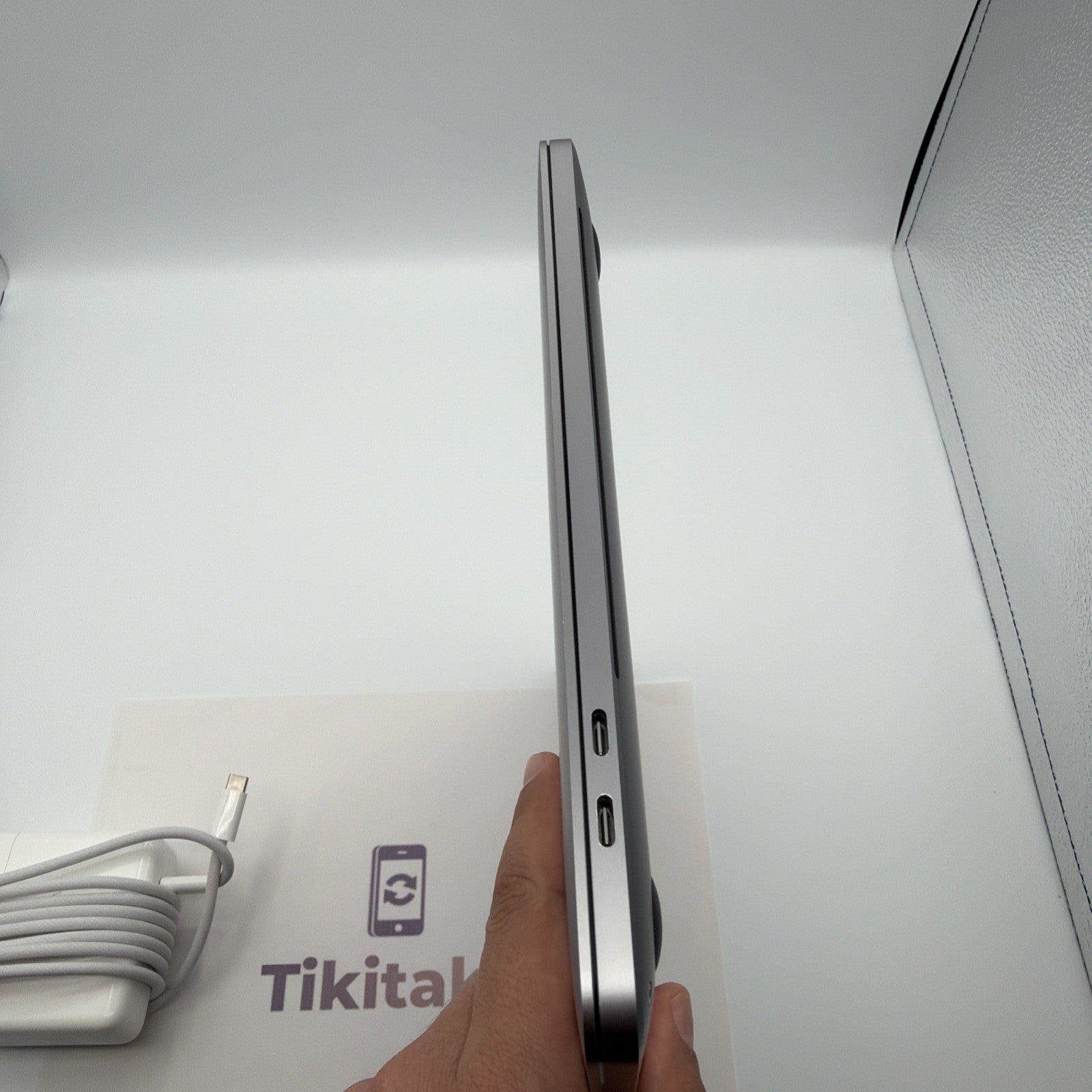 Apple MacBook Pro 2020 512GB Intel Core i7 13" Touch Bar- Great Condition