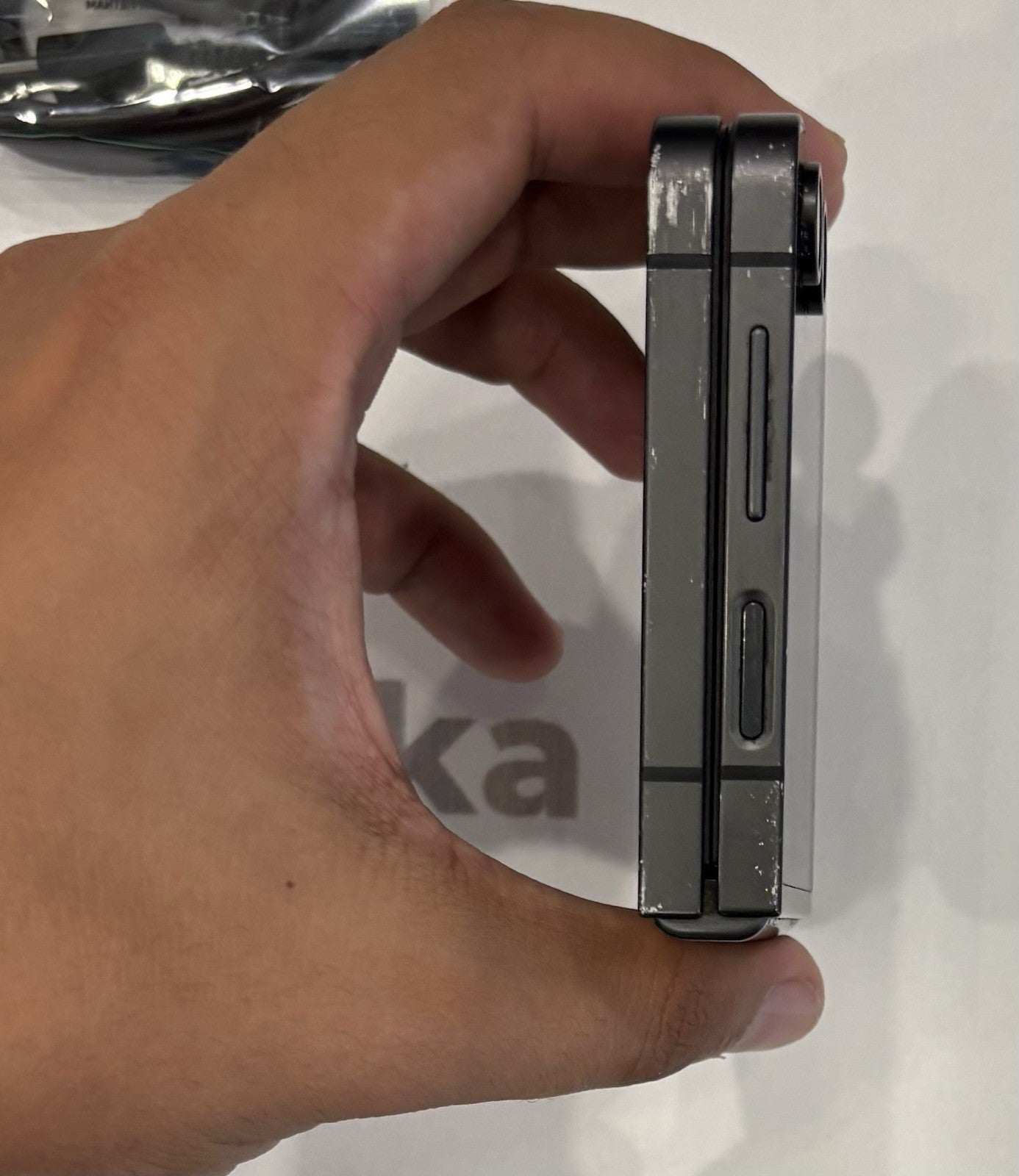 Samsung Galaxy Z Flip 6 256GB SM-F741W Black Fair Condition