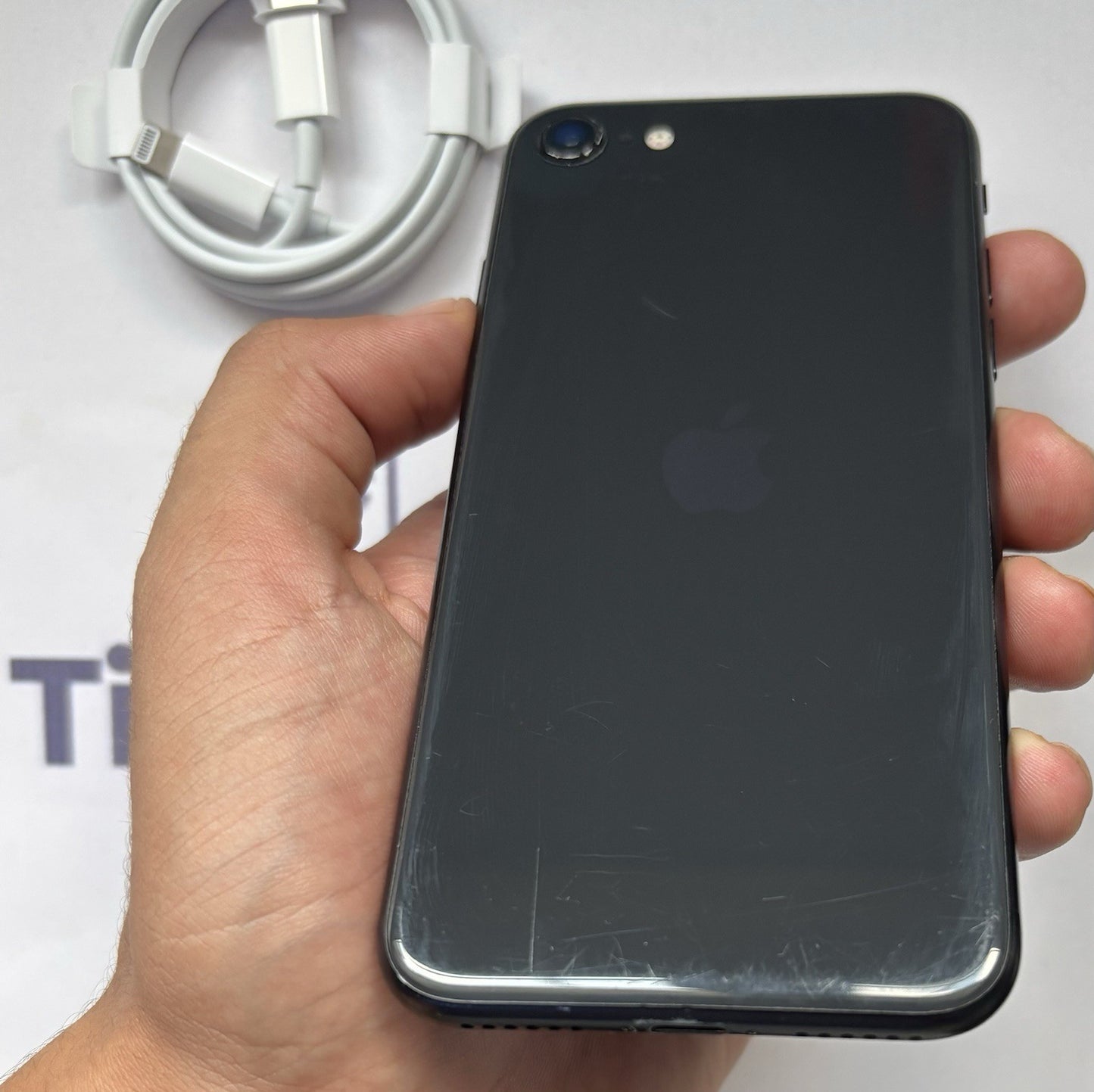 Apple iPhone SE 2nd gen 64gb unlocked- good condition