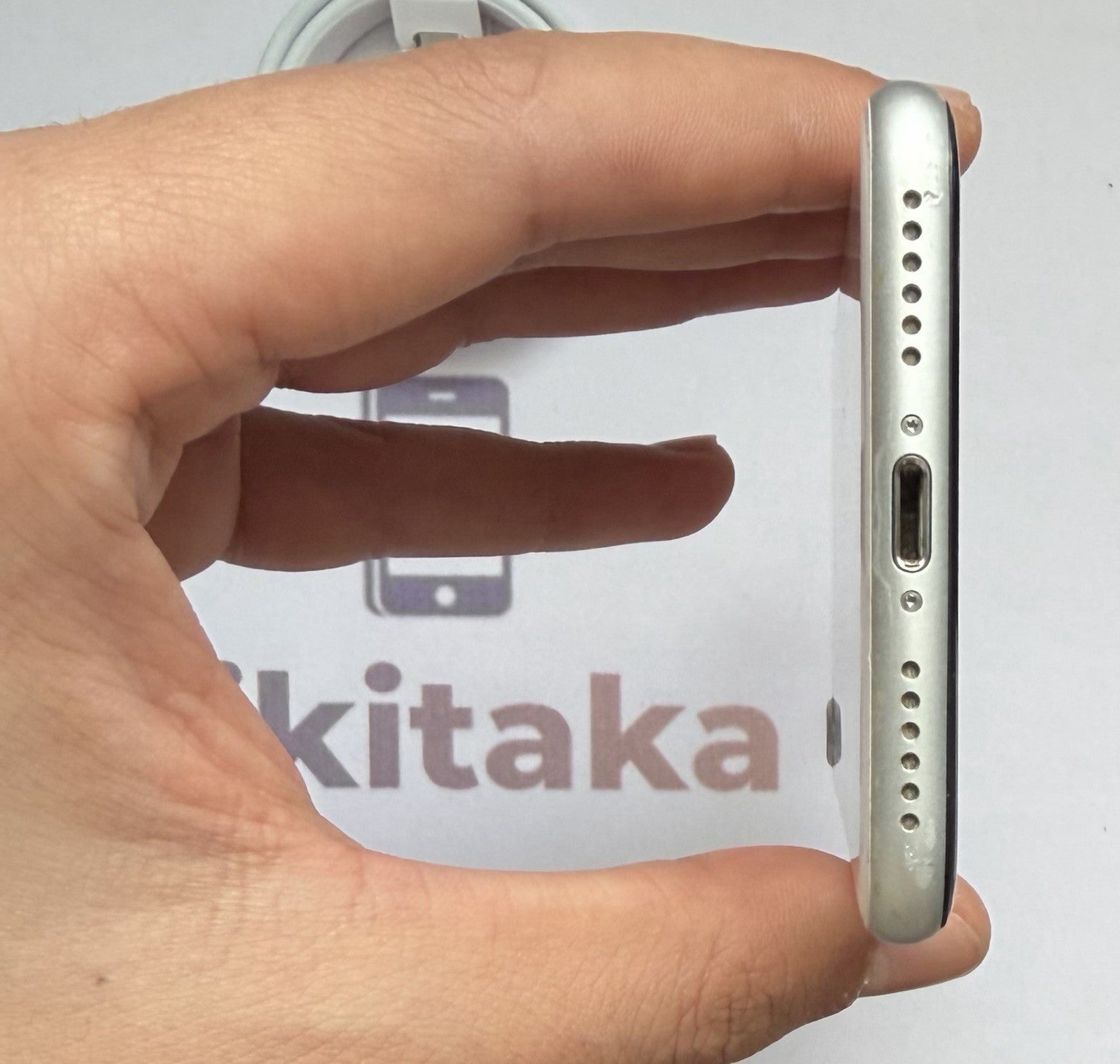 Apple iPhone SE 2nd Gen- 64GB - Fair Condition- Unlocked