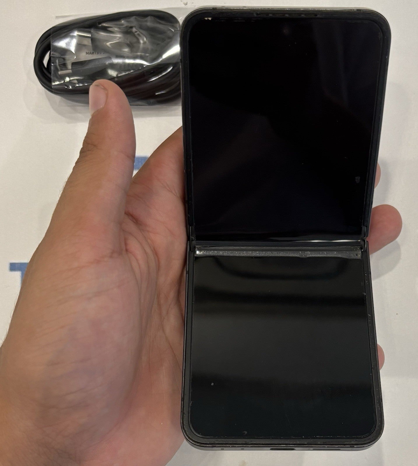 Samsung Galaxy Z Flip 6 256GB SM-F741W Black Fair Condition