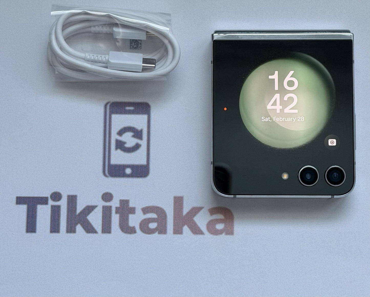 Samsung Galaxy Z Flip5 (SM-F731W) - 256GB Unlocked- Green - Good Condition