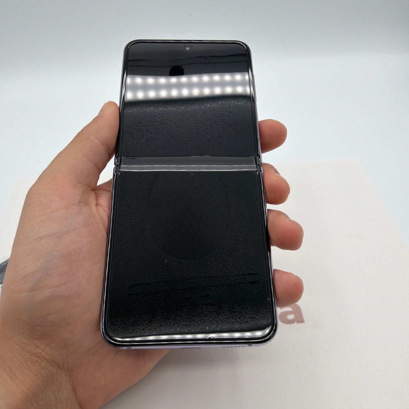 Samsung Galaxy Z Flip4 (SM-F721W) - 128GB Purple- Good Condition- Unlocked