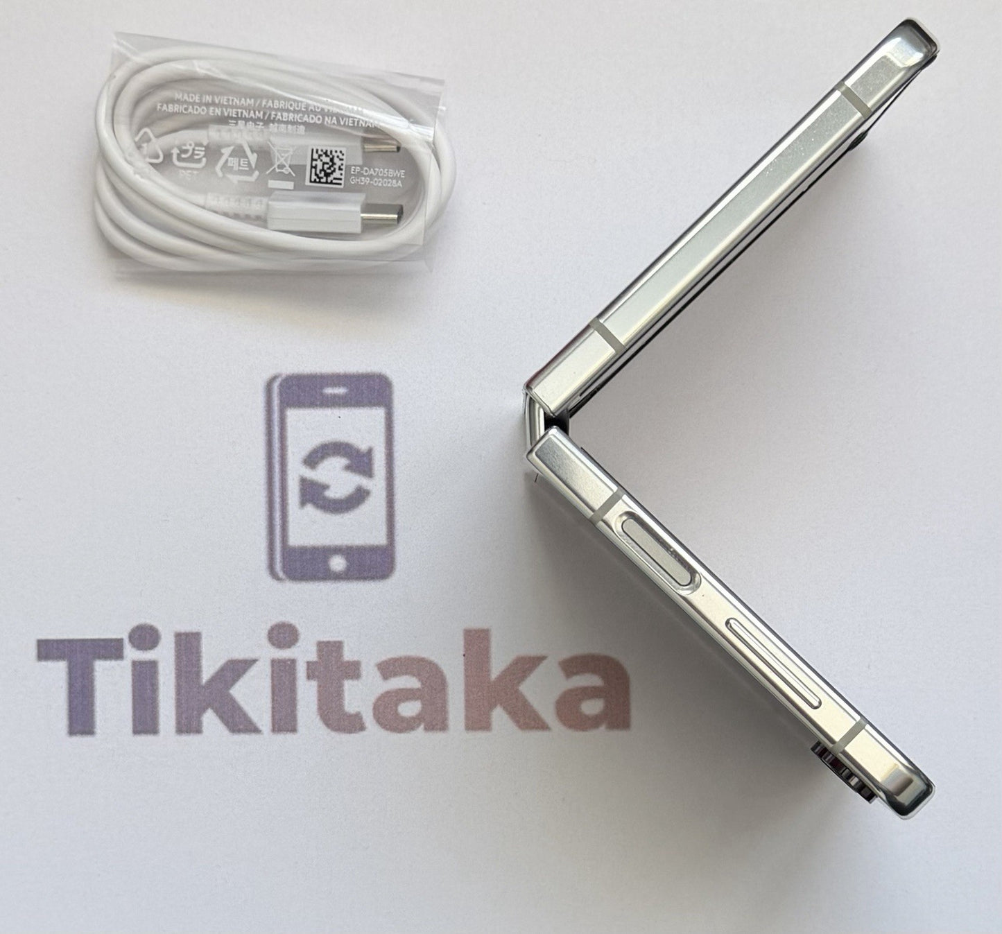 Samsung Galaxy Z Flip5 (SM-F731W) - 512GB Unlocked- White - Great Condition