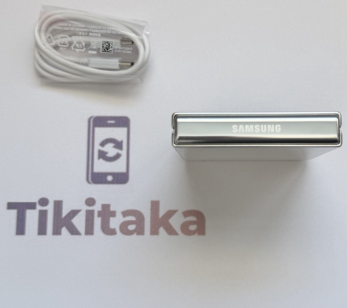 Samsung Galaxy Z Flip5 (SM-F731W) - 512GB Unlocked- White - Great Condition