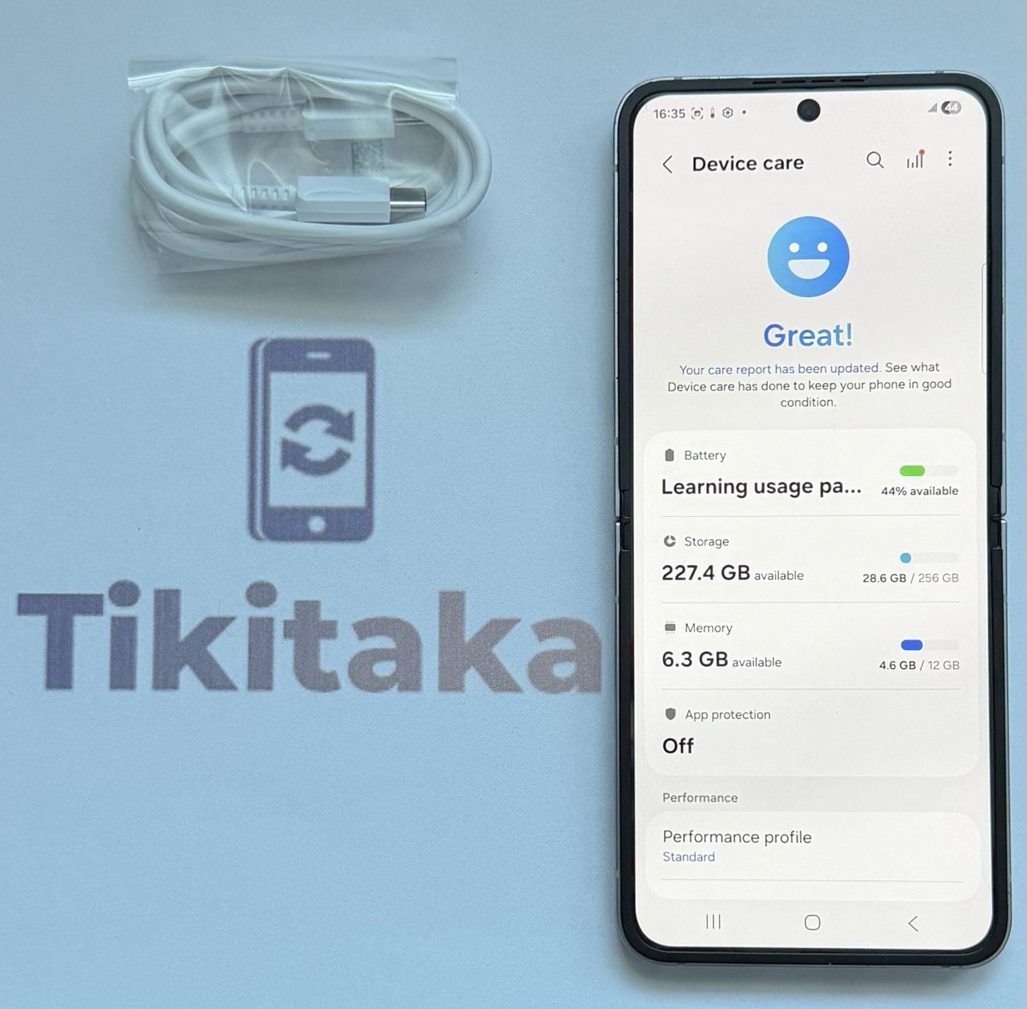 Samsung Galaxy Z Flip6 (SM-F741W) - 256GB- Great Condition- Unlocked