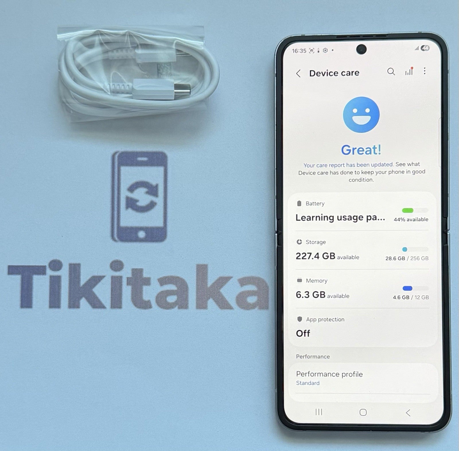 Samsung Galaxy Z Flip6 (SM-F741W) - 256GB- Great Condition- Unlocked