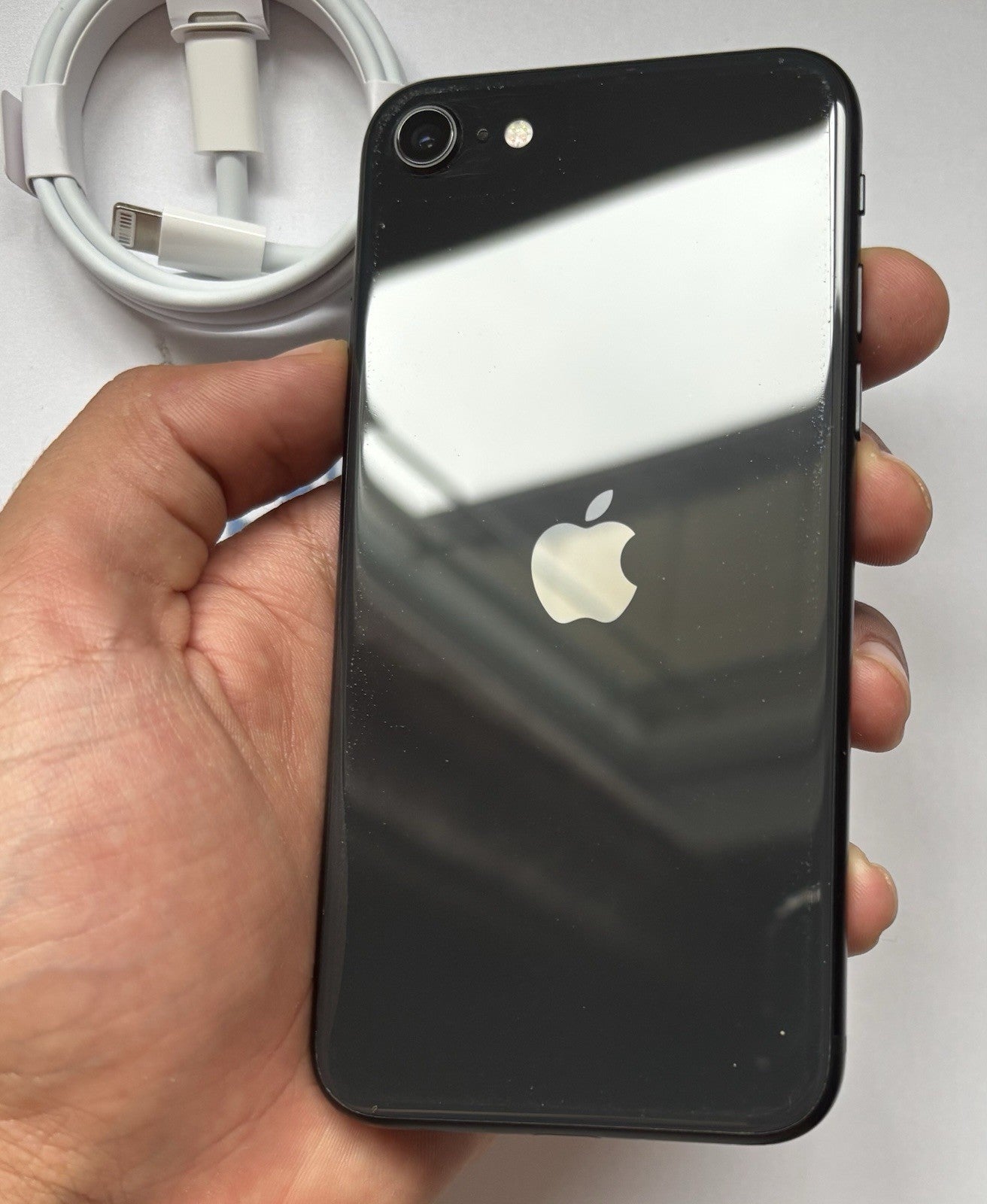 Apple iPhone SE 2nd gen 64gb - Good Condition - Unlocked