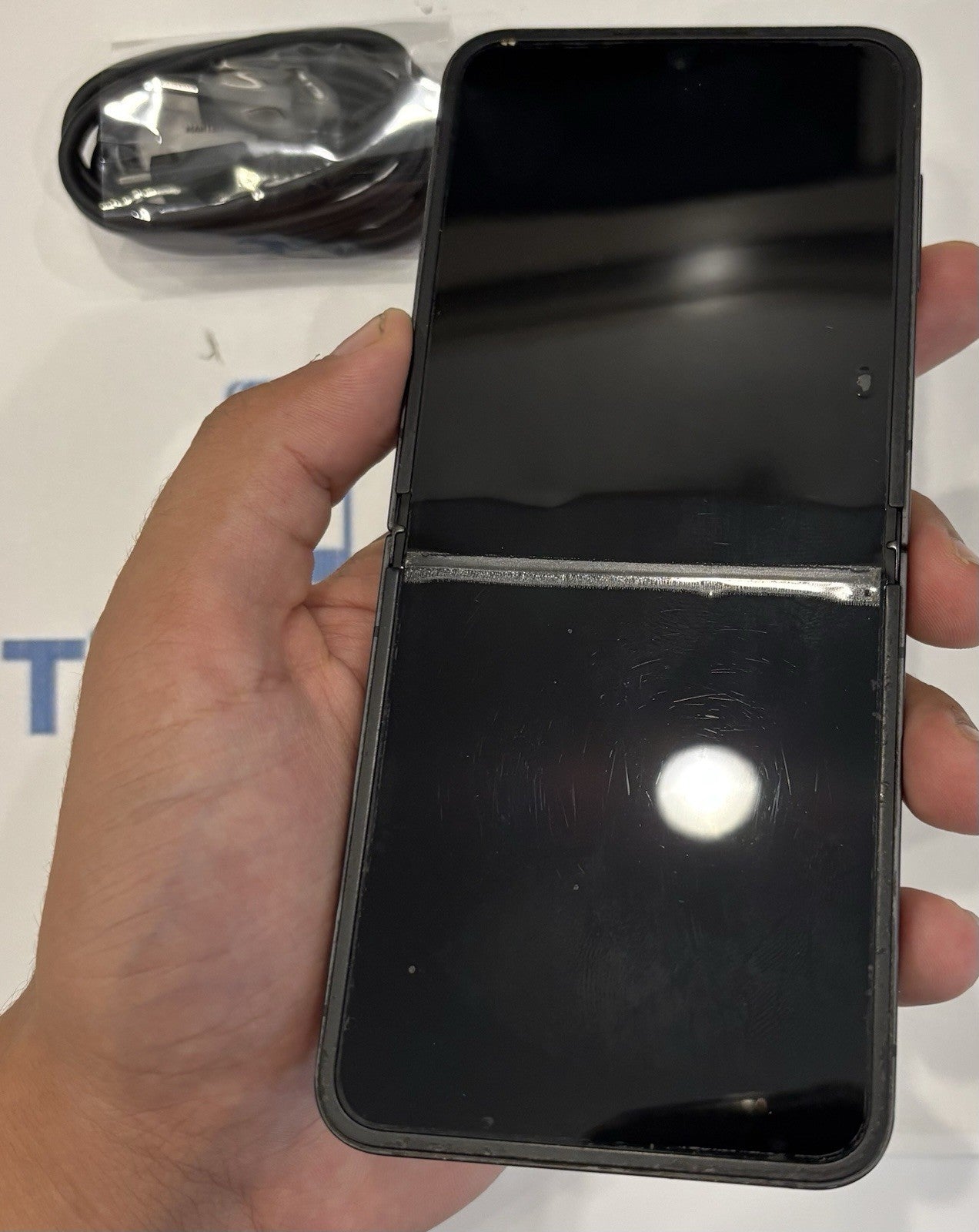 Samsung Galaxy Z Flip 6 256GB SM-F741W Black Fair Condition