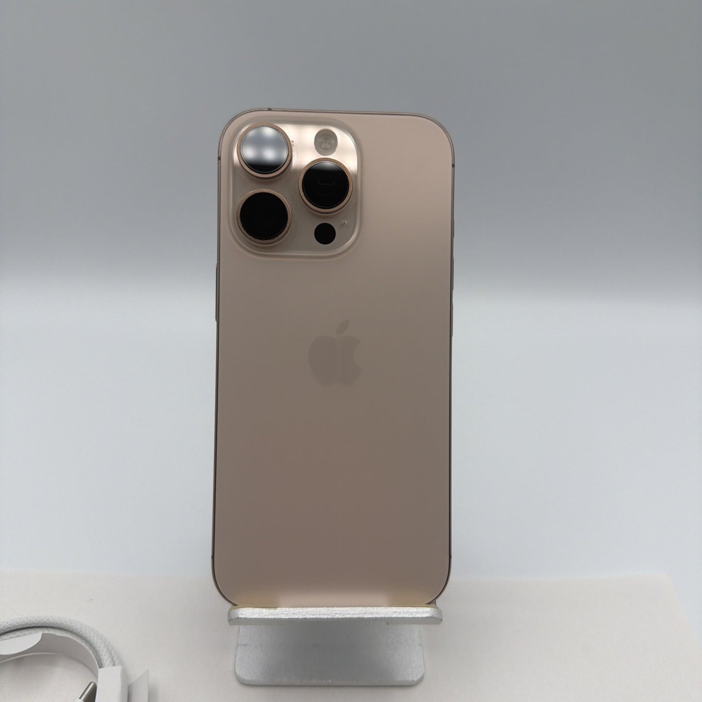 Apple iPhone 16 Pro 256GB- Spot On Screen- Great Condition- 100% Battery- Gold