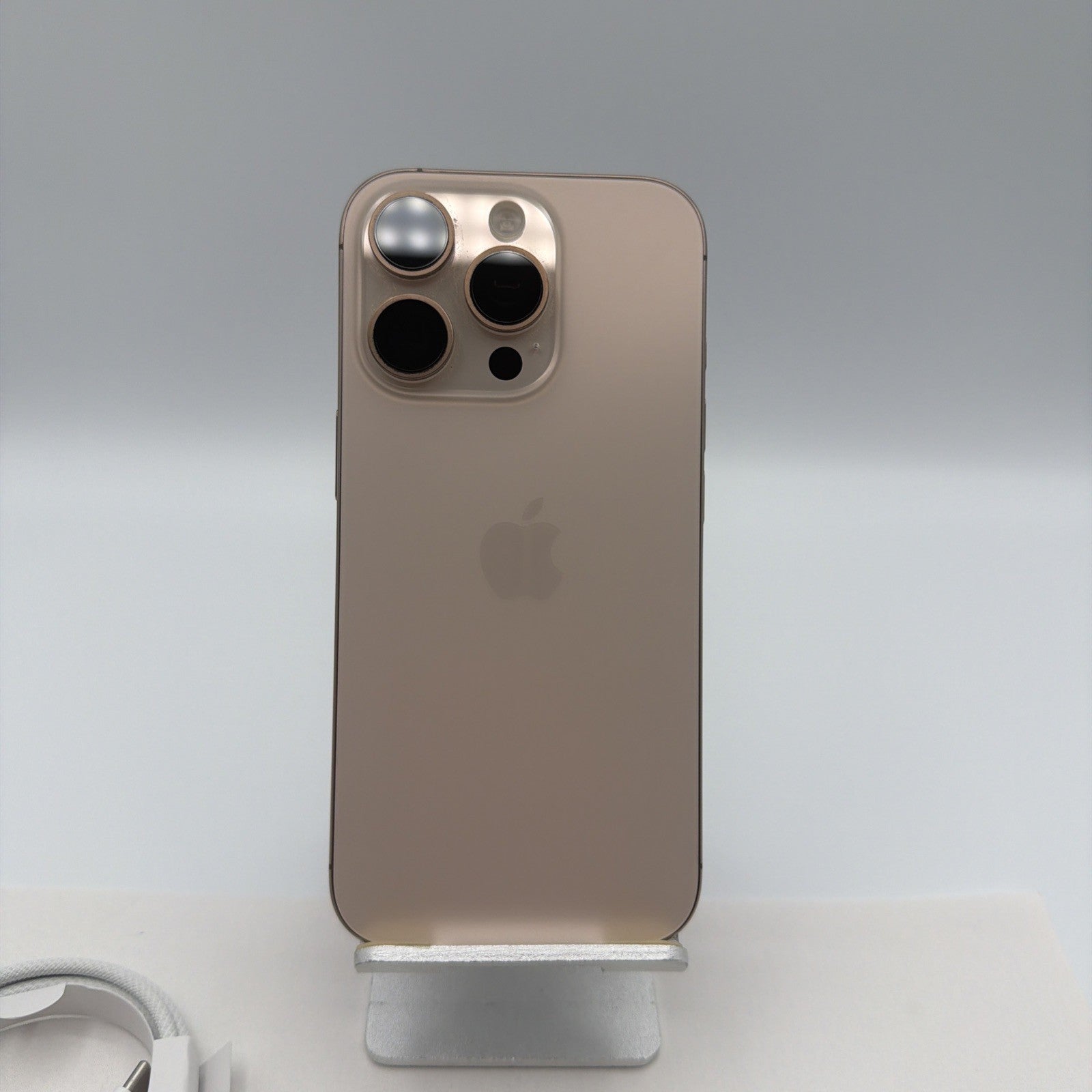 Apple iPhone 16 Pro 256GB- Spot On Screen- Great Condition- 100% Battery- Gold
