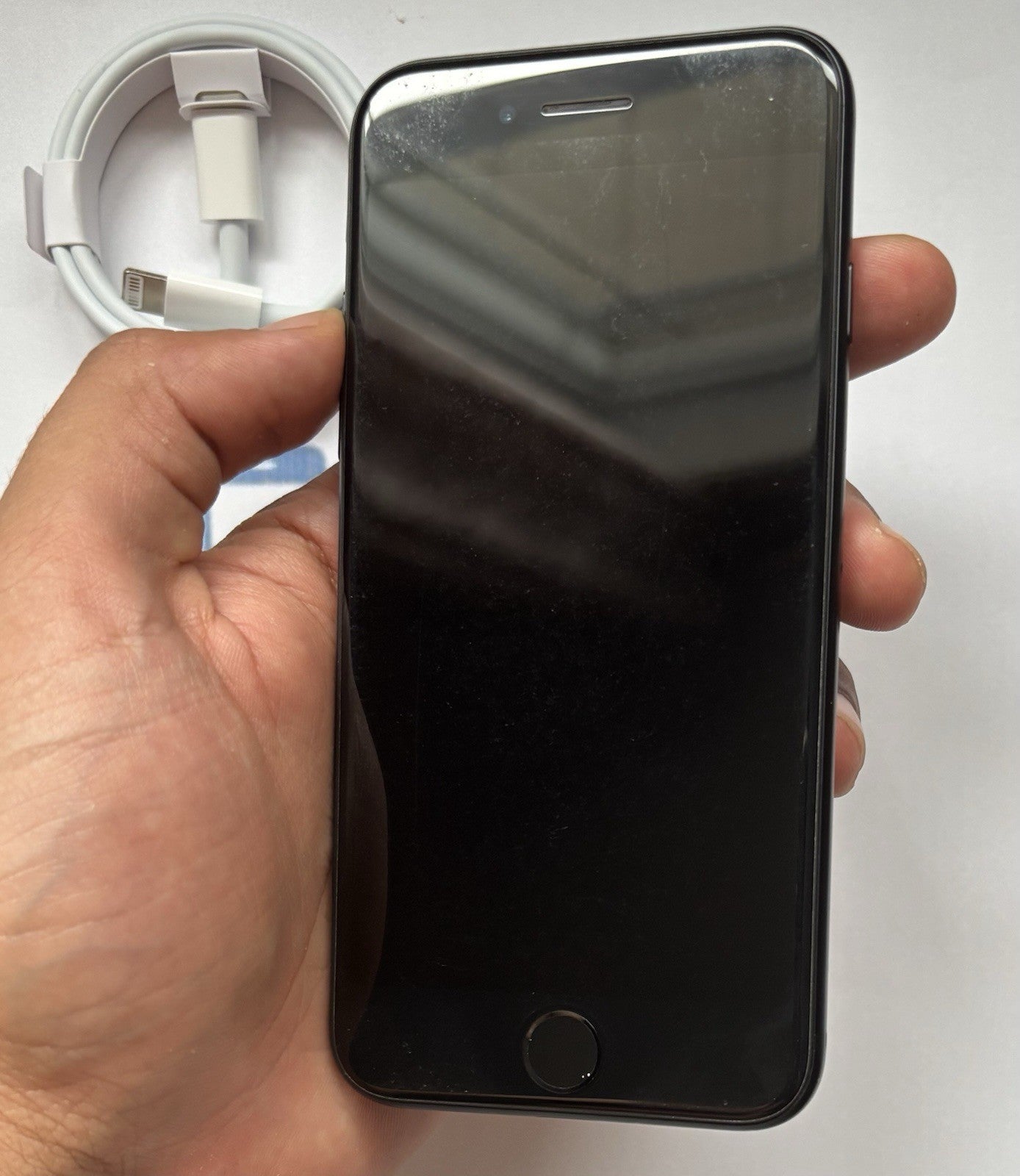 Apple iPhone SE 2nd gen 64gb - Good Condition - Unlocked