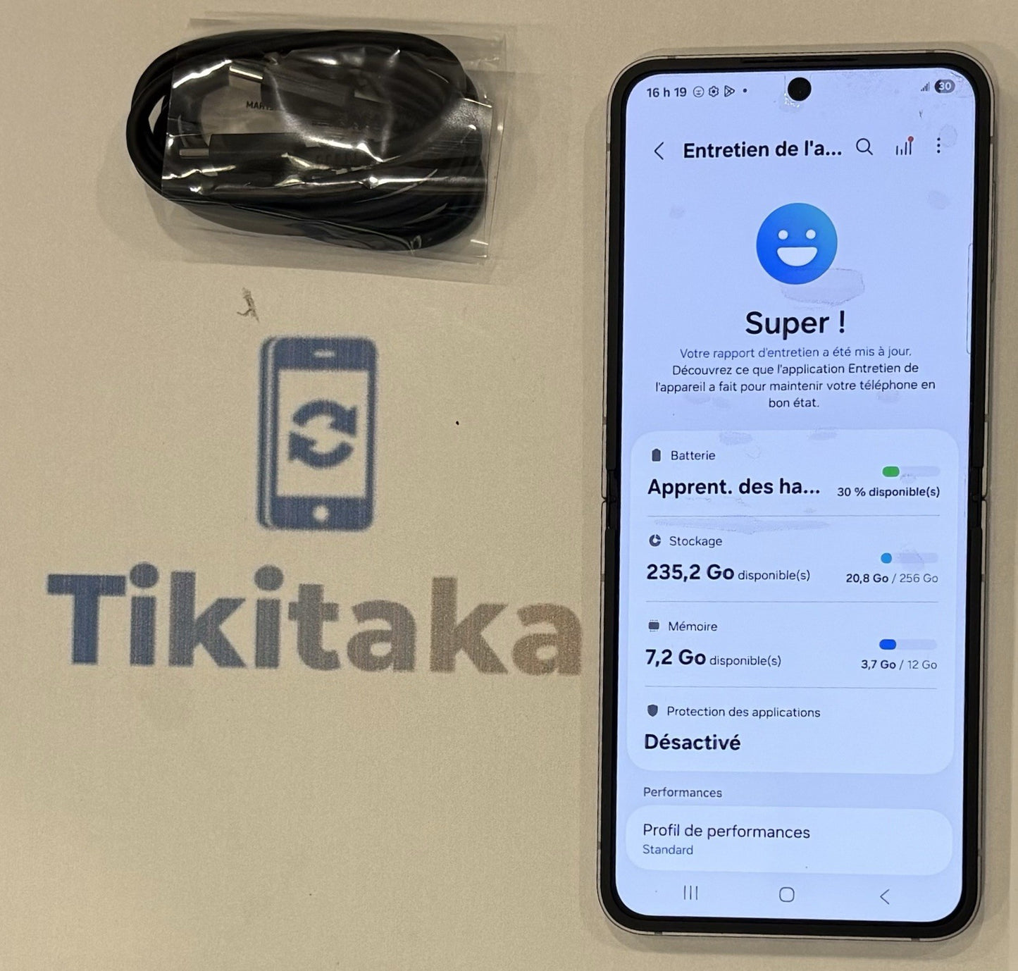 Samsung Galaxy Z Flip6 (SM-F741W) - 256GB Unlocked Silver - Great Condition