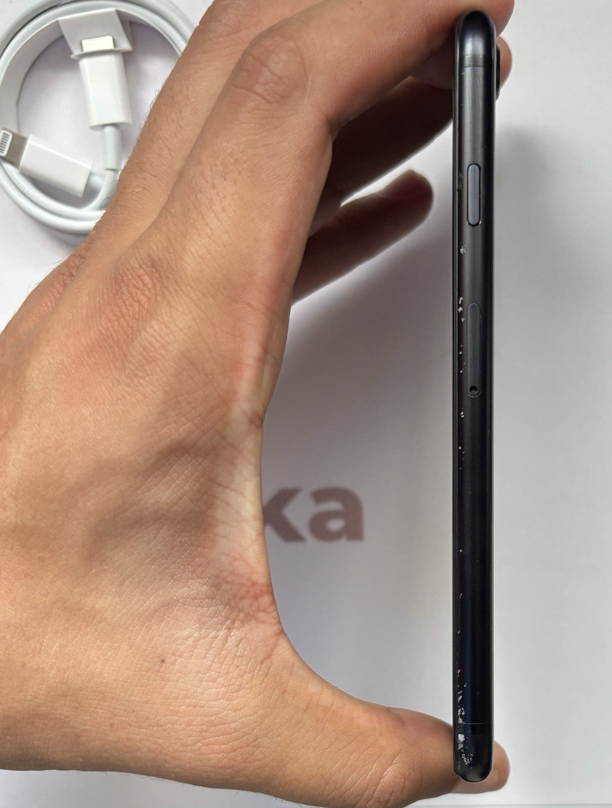 Apple iPhone SE 2nd gen 64gb unlocked- good condition