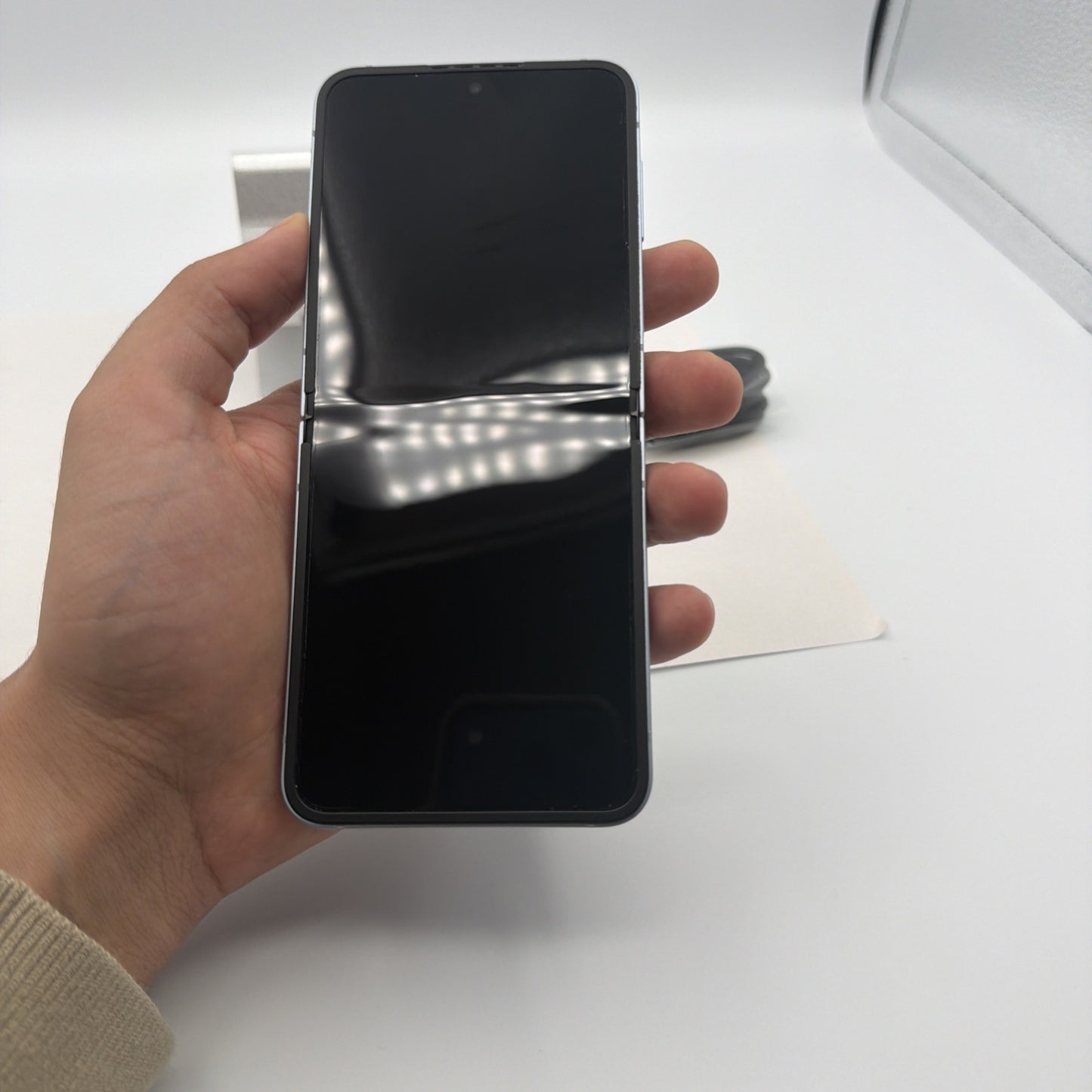 Samsung Galaxy Z Flip6 (SM-F741W) - 256GB Blue Unlocked | Good Condition
