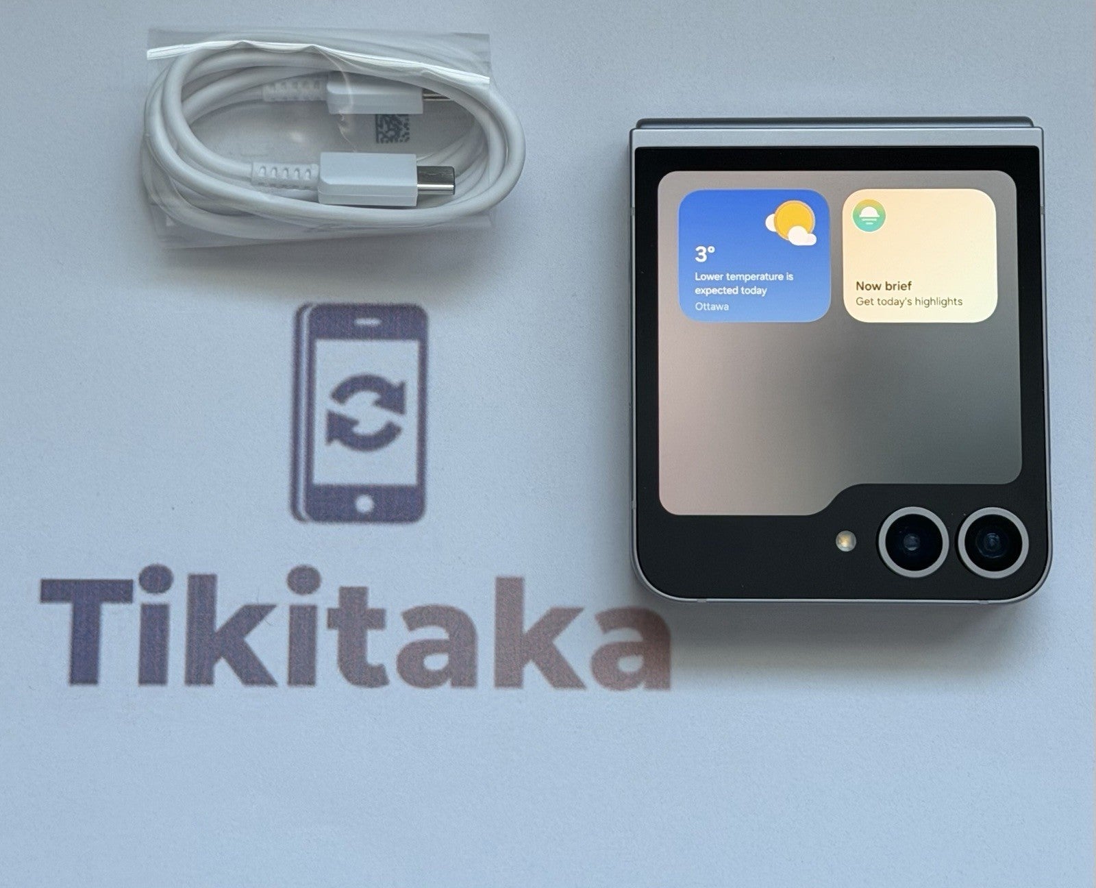 Samsung Galaxy Z Flip6 (SM-F741W) - 256GB- Great Condition- Unlocked