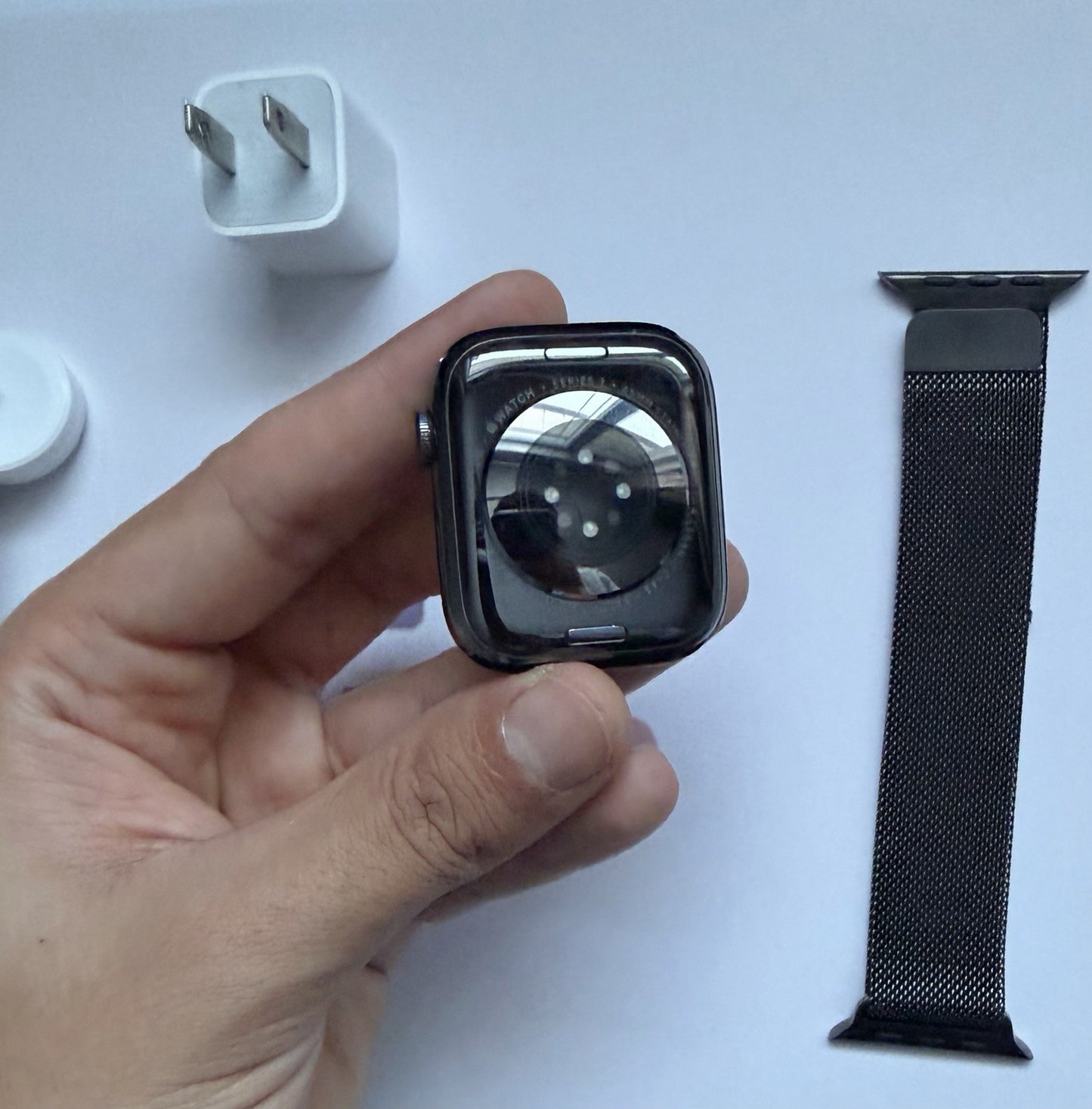 Apple Watch Series 7 (GPS + Cellular) 45mm Stainless Steel - Milanese Loop Band