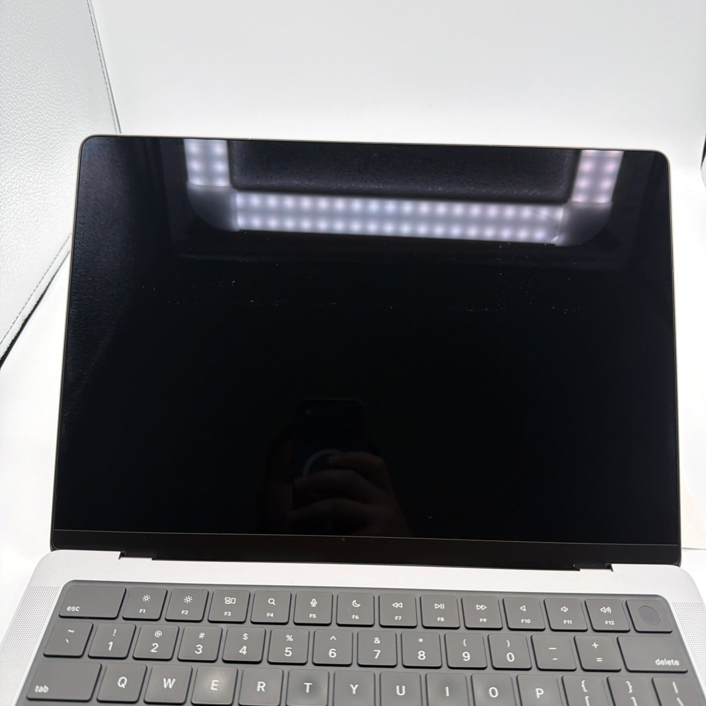 Apple MacBook Pro 14" (2021) -M1 Pro- 1 TB SSD 16GB RAM - Great Condition- 92%🔋