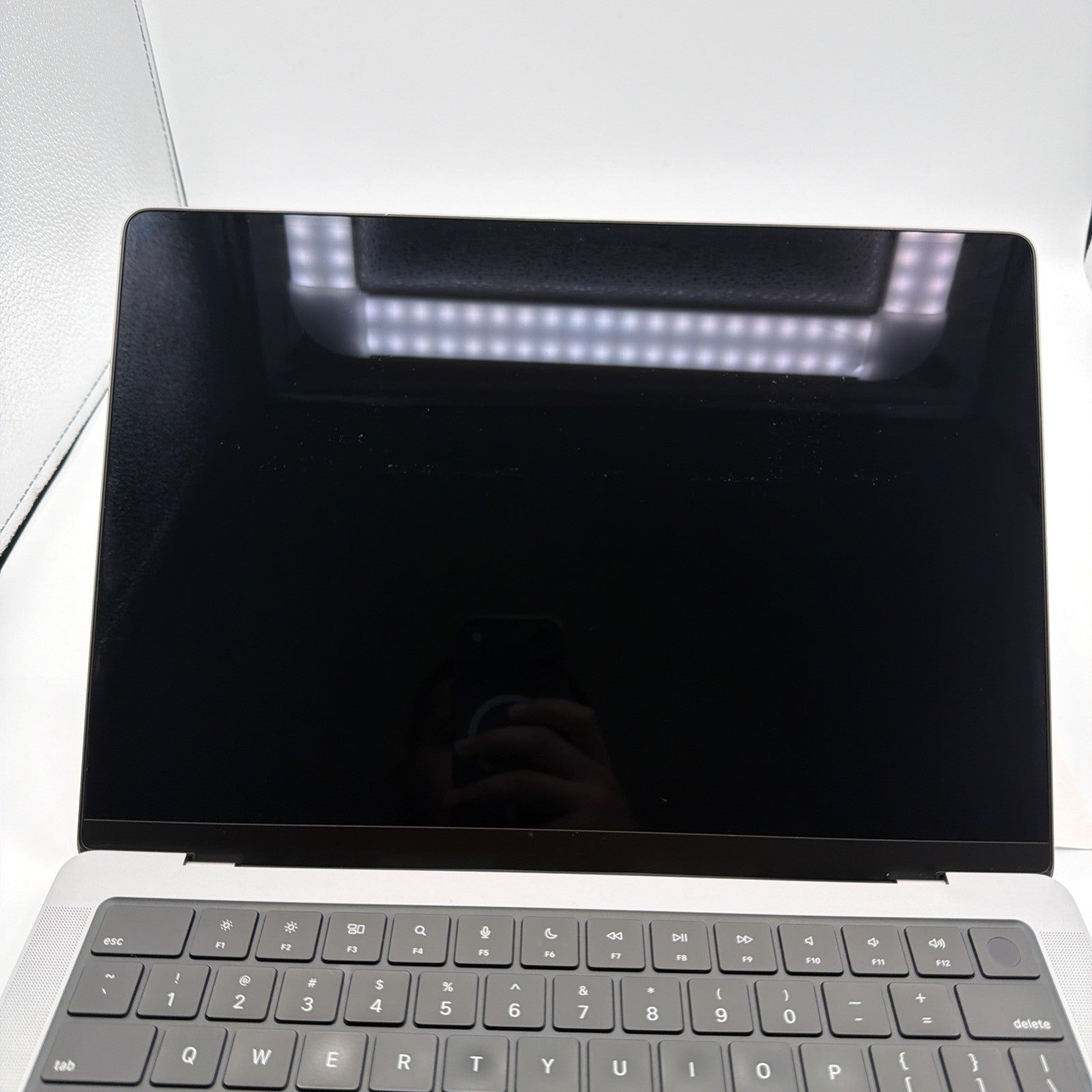 Apple MacBook Pro 14" (2021) -M1 Pro- 1 TB SSD 16GB RAM - Great Condition- 92%🔋