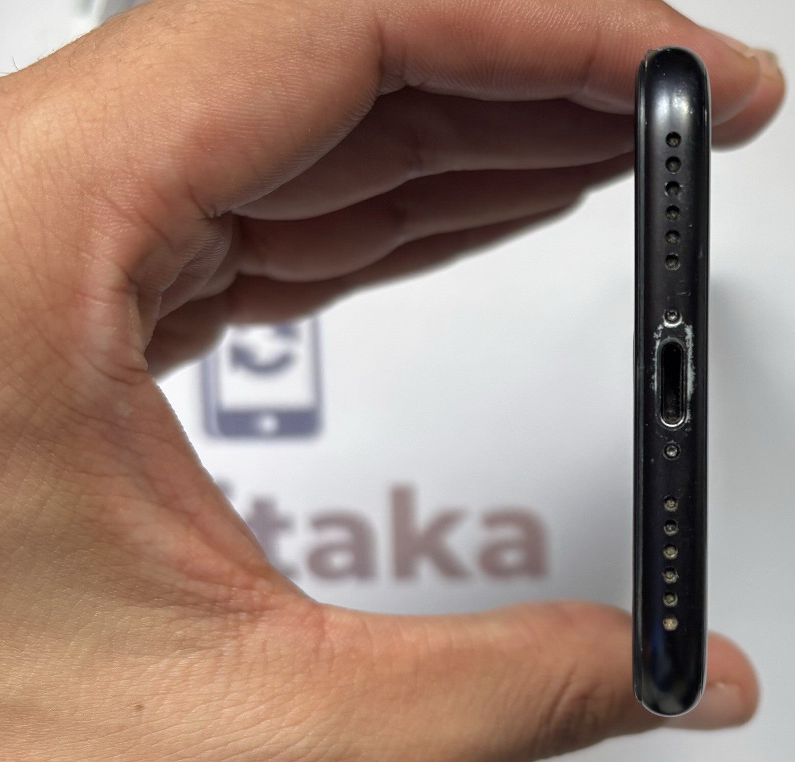 Apple iPhone SE 2nd gen 64gb unlocked- good condition